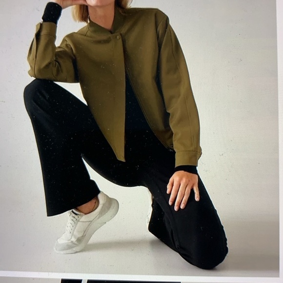 Athleta Stellar Flare Trouser 16 - Picture 4 of 12